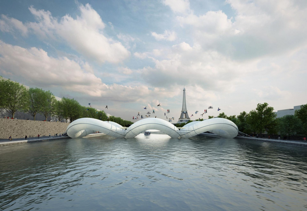 Надувной мост в Париже