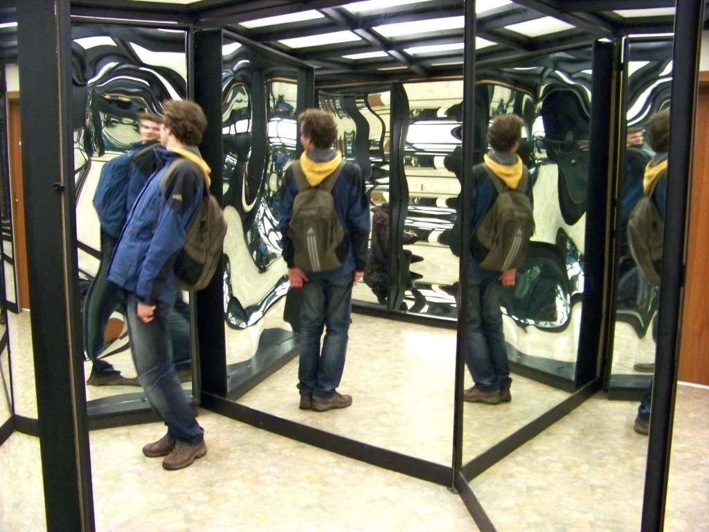«Классический» зеркальный лабиринт